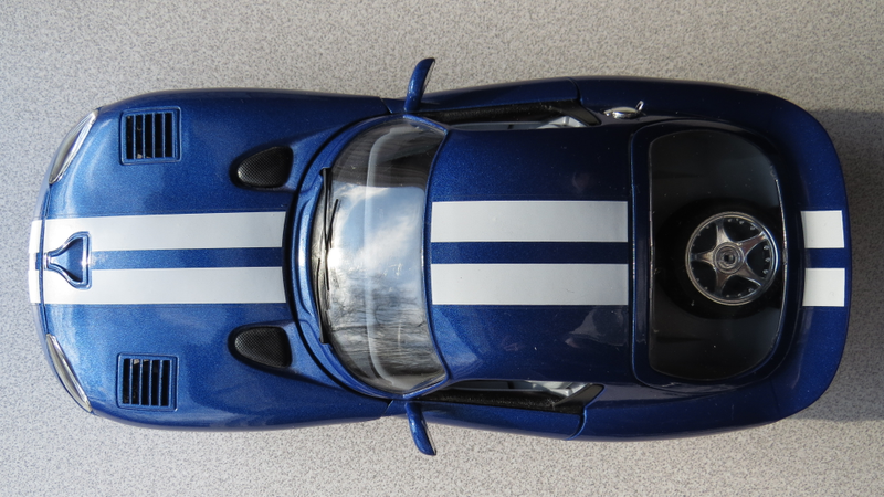 Illustration for article titled 1996 Dodge Viper SR27 - Tale of a Snake (1/18 Scale Bburago)
